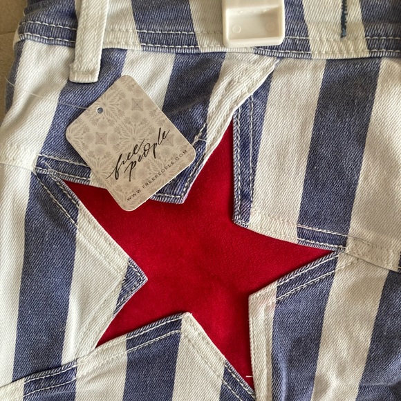 We The Free Firecracker Flare Jeans, Size 32. New With Tags. Free People. - Picture 2 of 8